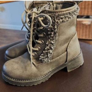 Girls Laceup Boots